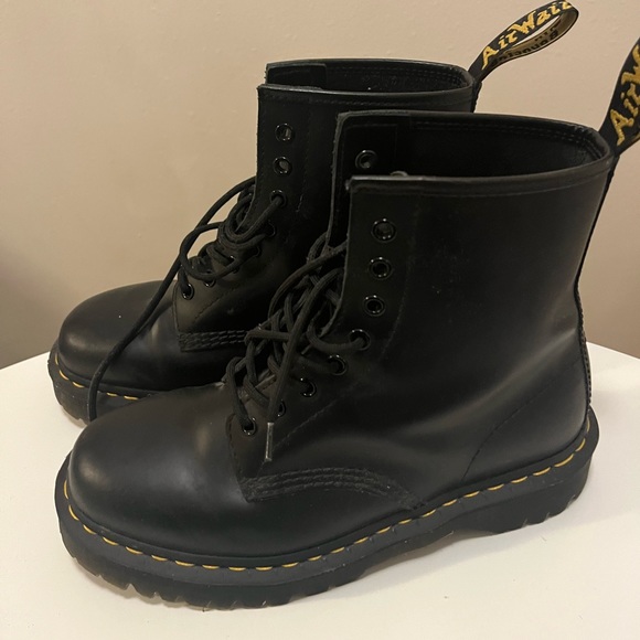 doc marten boots - Picture 3 of 3